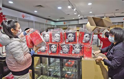 这同样也证明了叶大师根本就不是金陵人，而是燕京人。